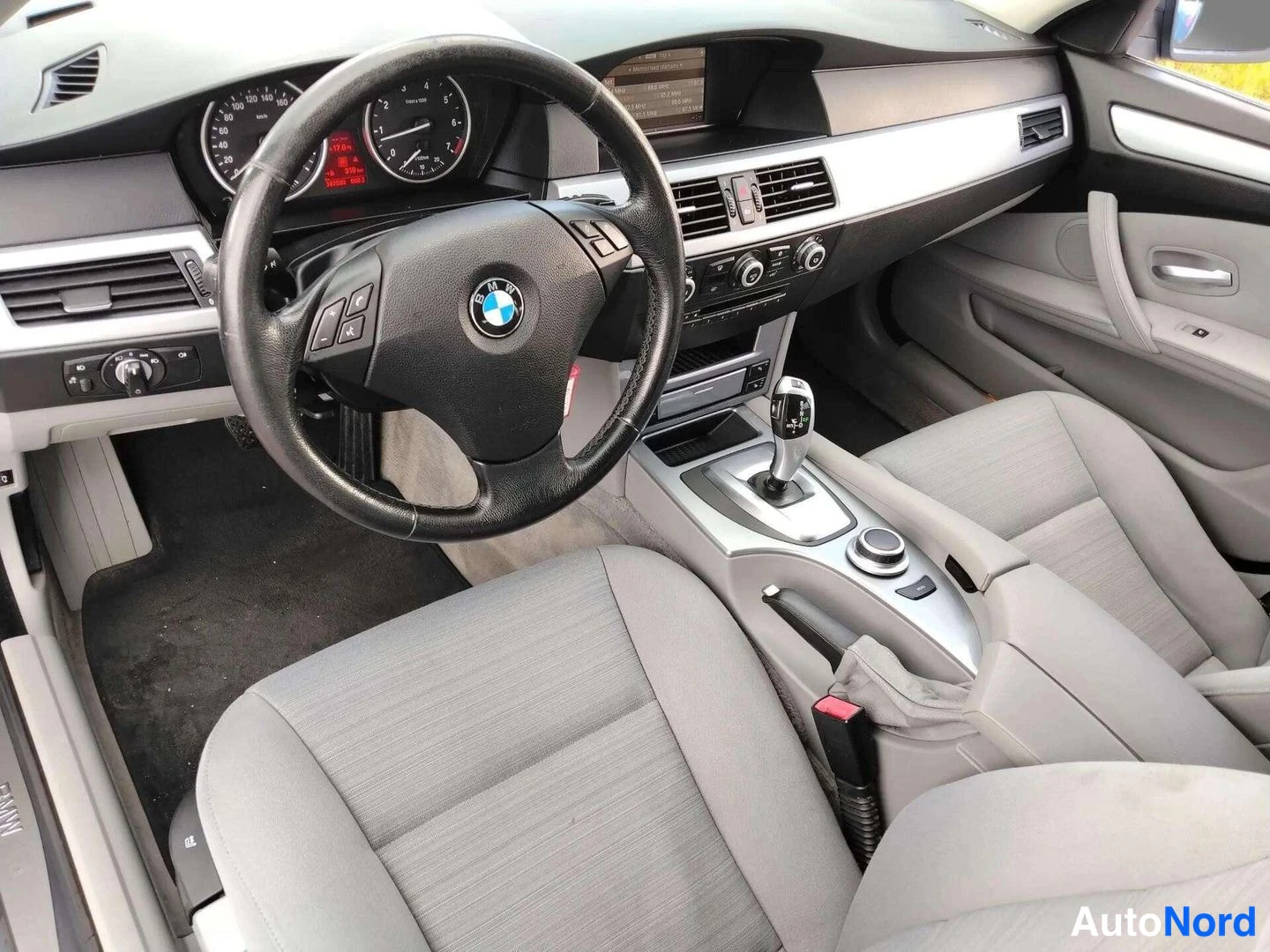 Sininen BMW 523i 2008, kuva 31