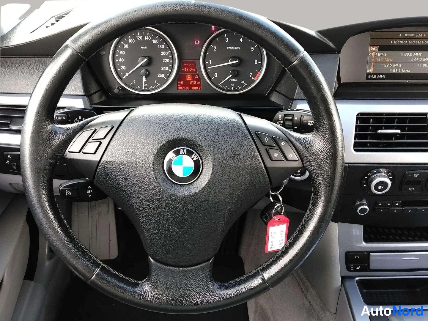 Sininen BMW 523i 2008, kuva 30