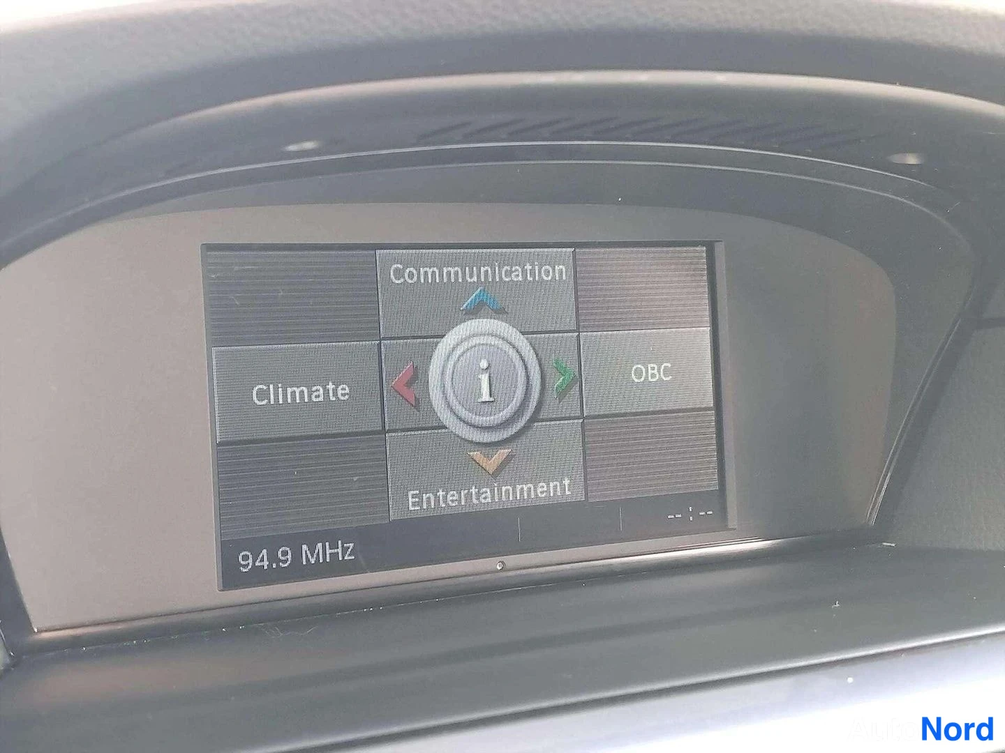 Sininen BMW 523i 2008, yksityiskohta, kuva 25