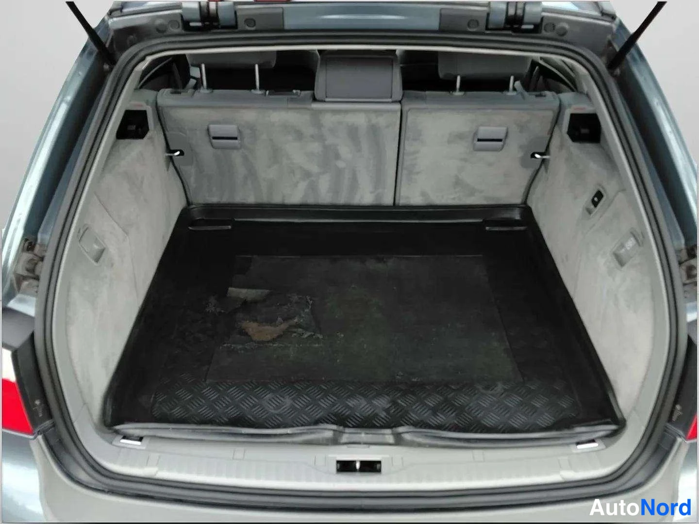 Sininen BMW 523i 2008, takaa, kuva 12