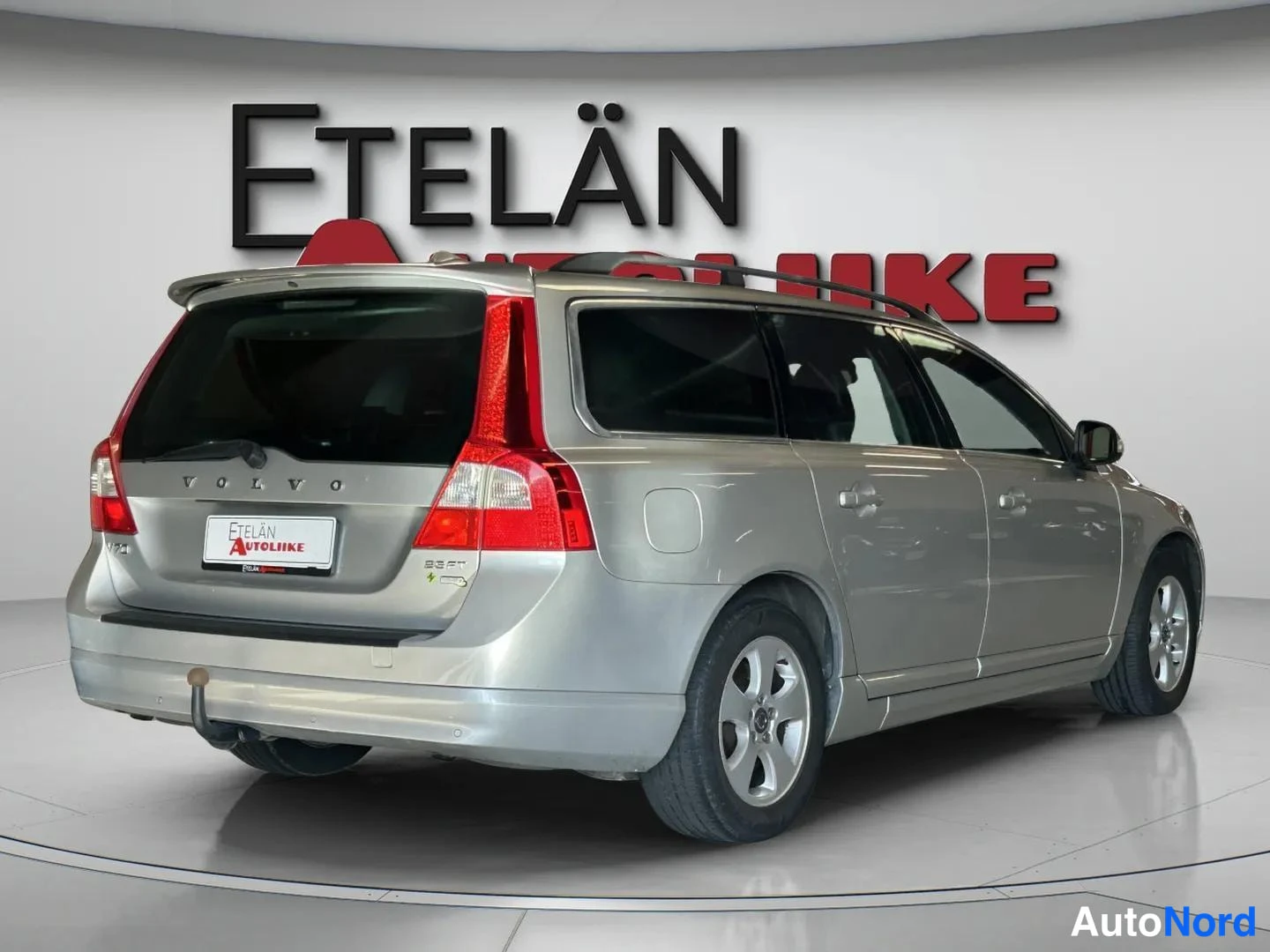 Harmaa Volvo V70 2009, takaviisto, kuva 11