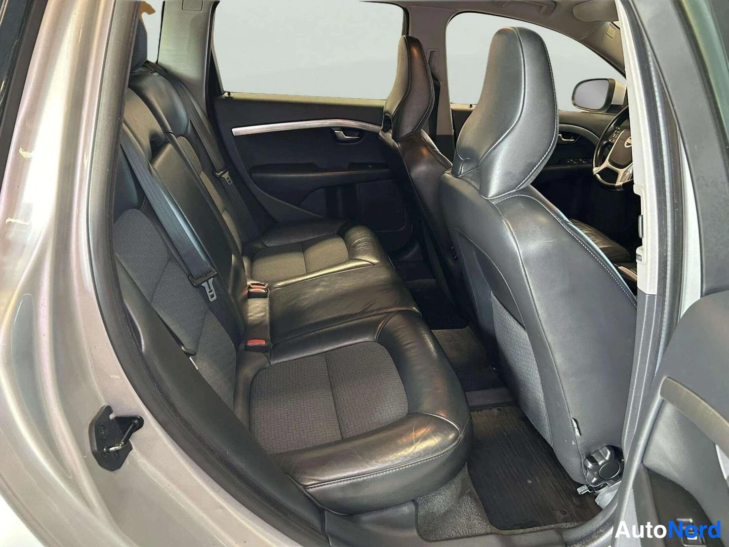 Harmaa Volvo V70 2009, kuva 19