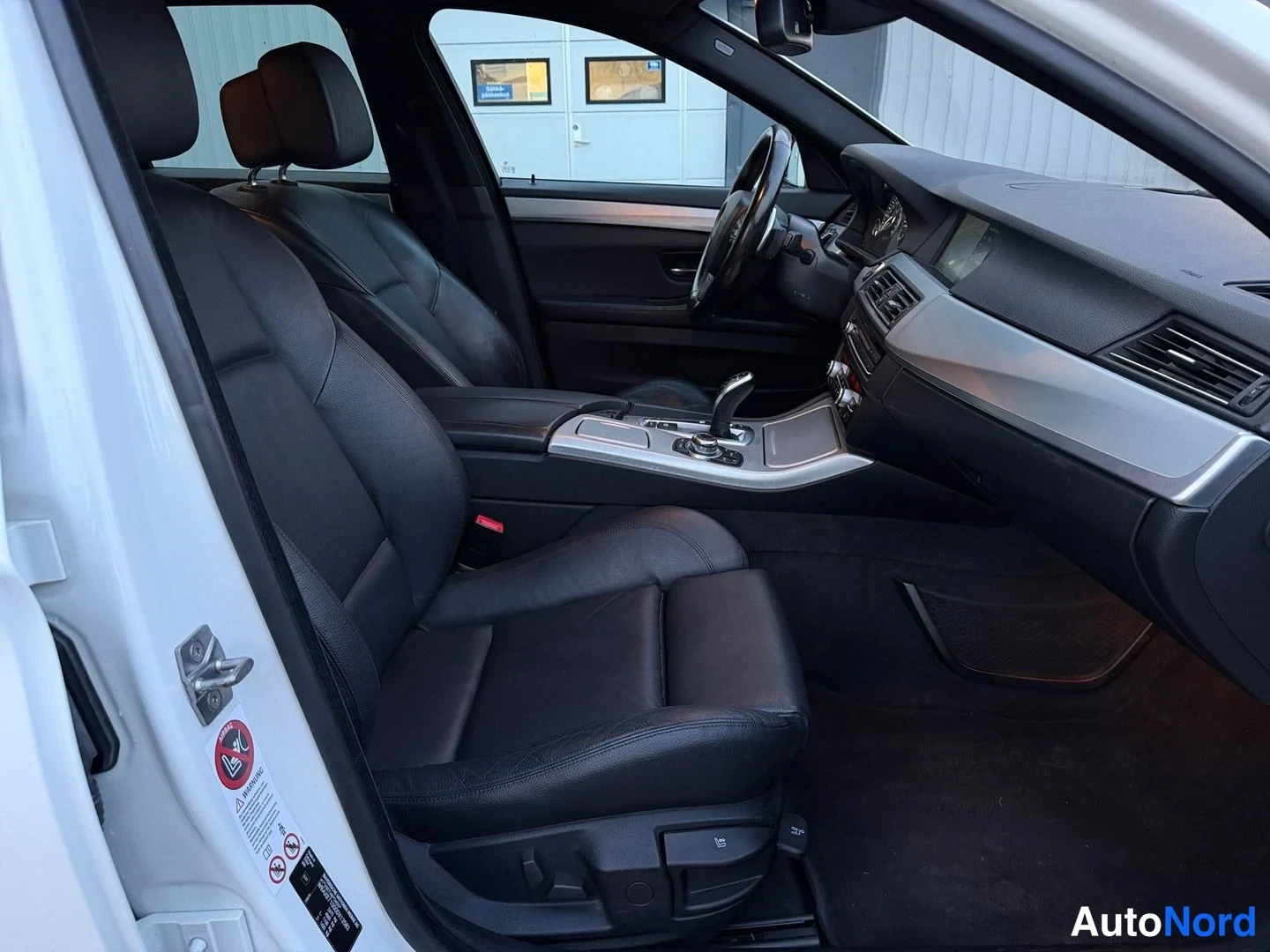 Valkoinen BMW 535d 2012, kuva 17