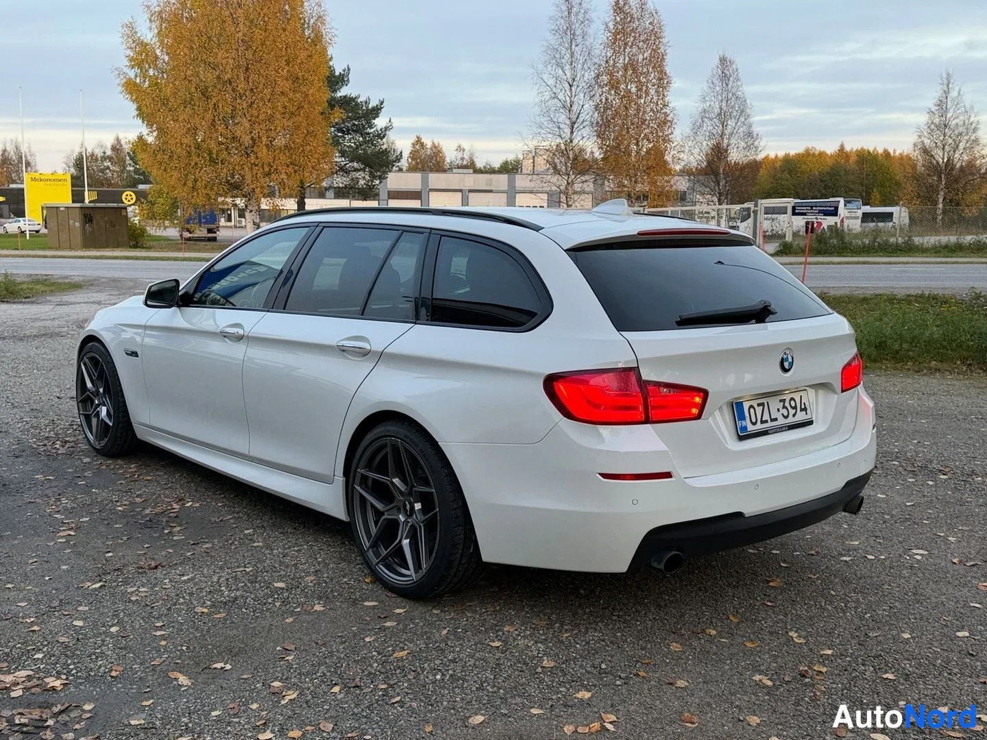 Valkoinen BMW 535d 2012, takaviisto, kuva 6