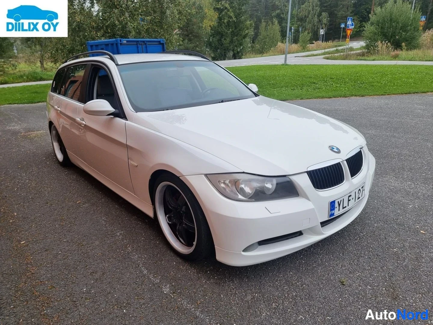 Etuviisto, nokka oikealle: BMW 320 i E91 69E/KK KÄSIRAHA 0€, 2006, kuva 0