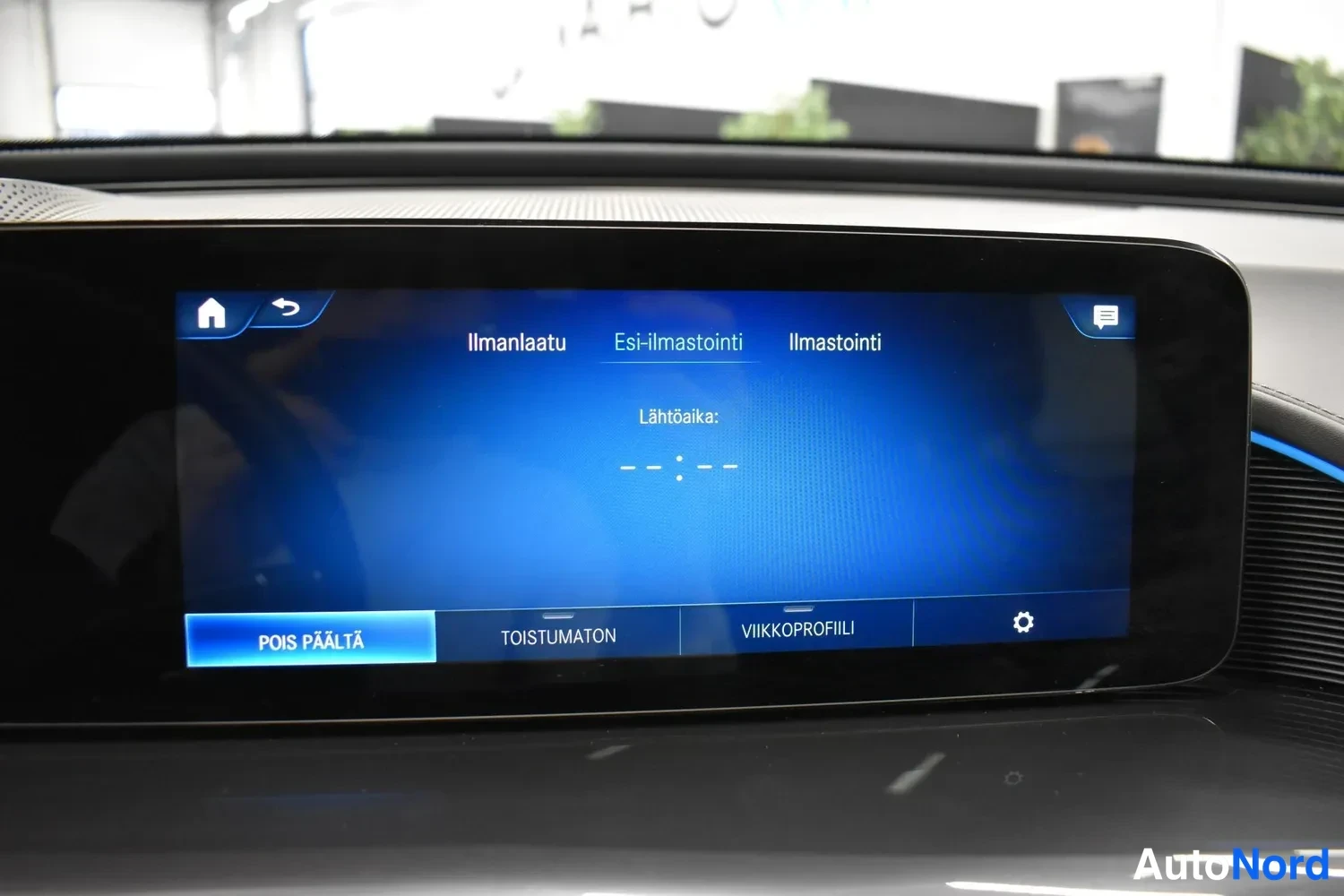 Yksityiskohta: Infotainment-näyttö ilmastoinnin asetuksissa