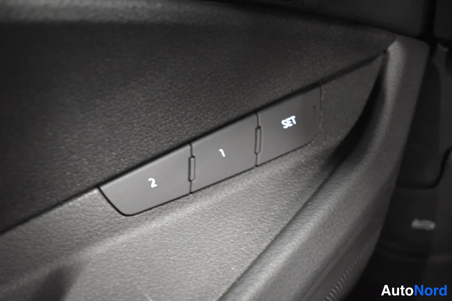 Musta Audi e-tron 55 2021, yksityiskohta, kuva 28