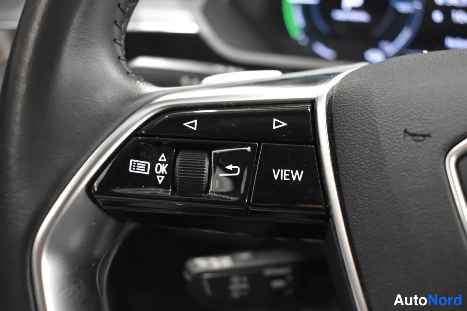 Musta Audi e-tron 55 2021, yksityiskohta, kuva 29