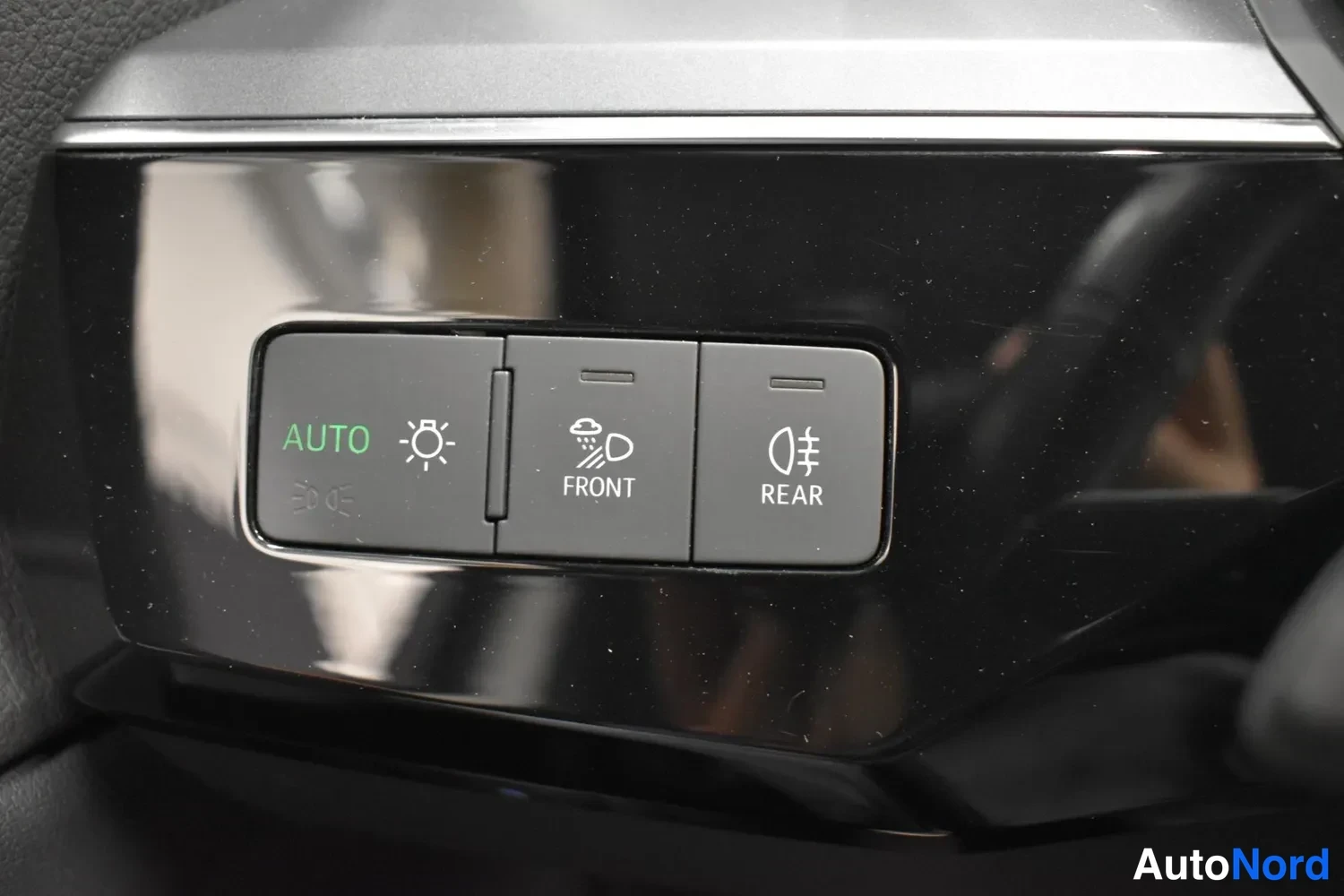 Musta Audi e-tron 55 2021, yksityiskohta, kuva 35