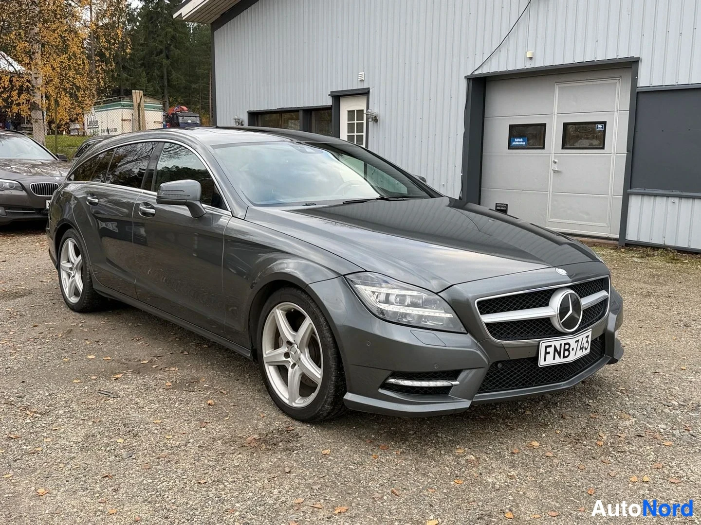 Harmaa Mercedes-Benz CLS 350 CDI 4MATIC 2013, etuviisto, keula oikealle, kuva 3