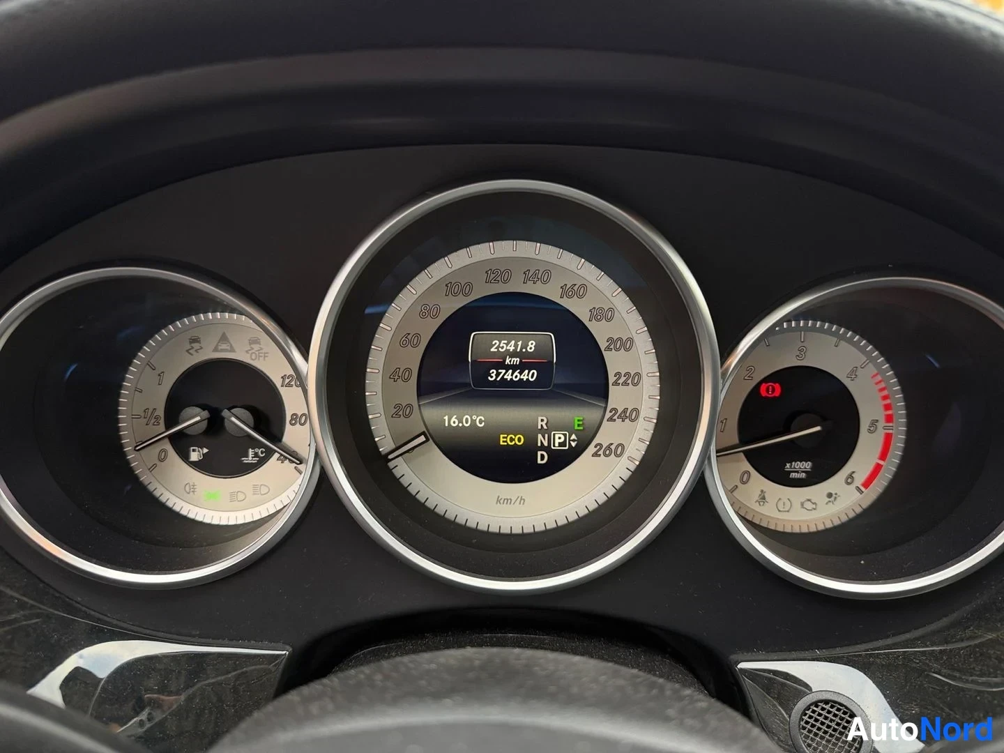 Harmaa Mercedes-Benz CLS 350 CDI 4MATIC 2013, yksityiskohta, kuva 11
