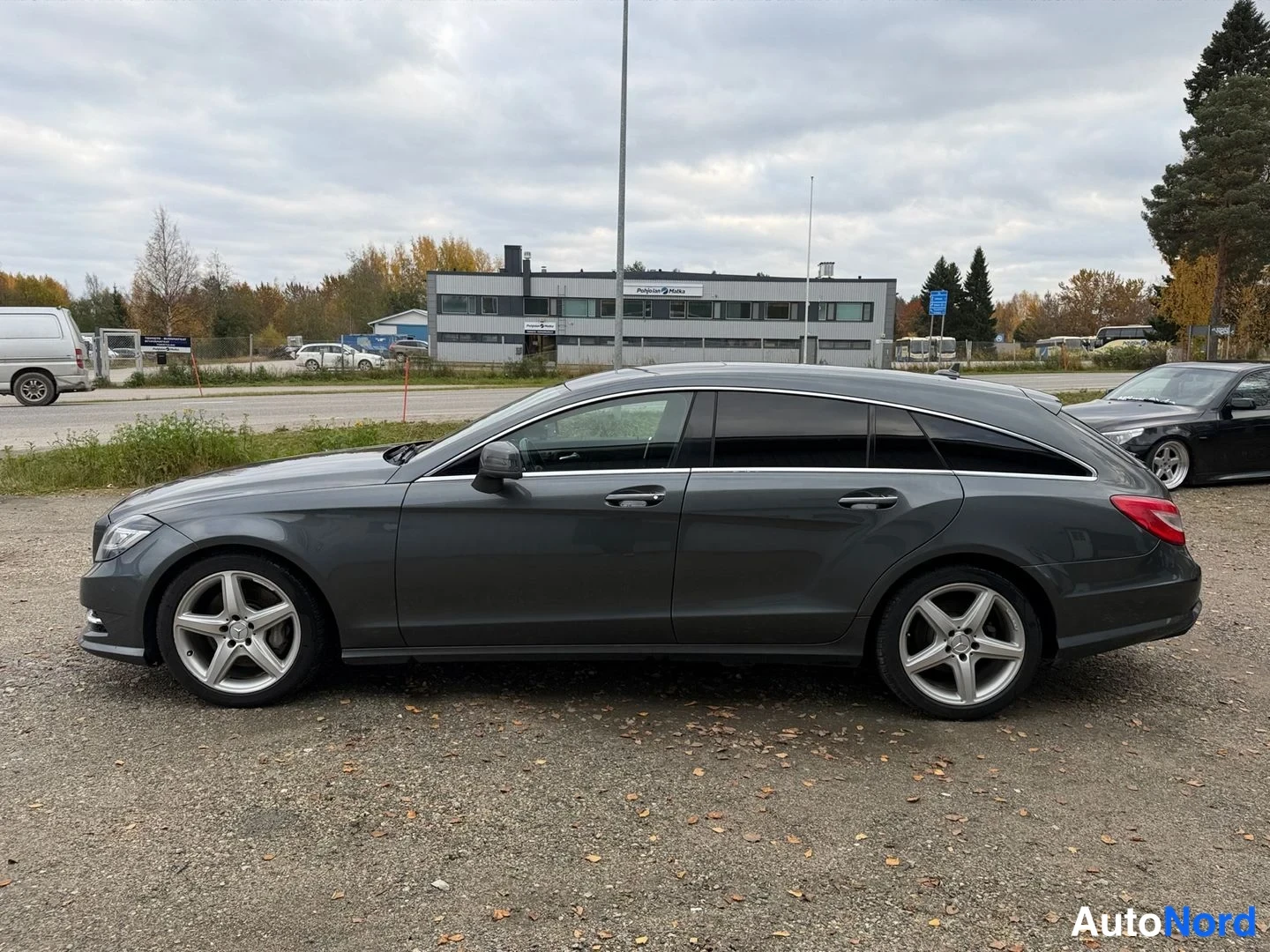 Harmaa Mercedes-Benz CLS 350 CDI 4MATIC 2013, etuviisto, keula vasemmalle, kuva 2