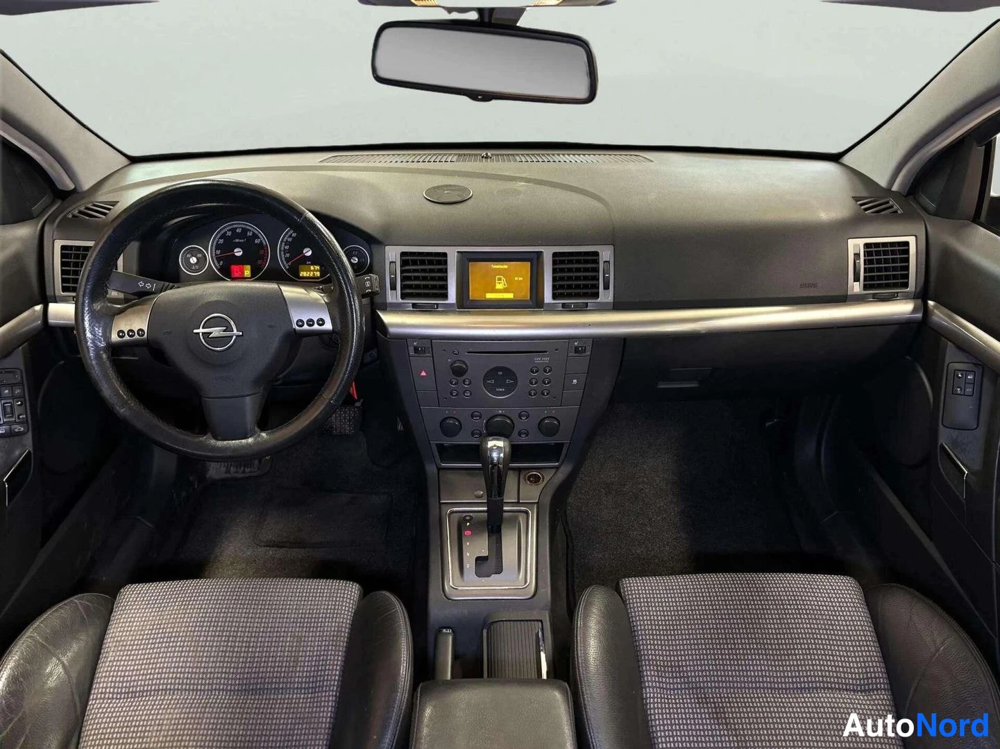Hopea Opel Vectra 2004, yksityiskohta, kuva 10