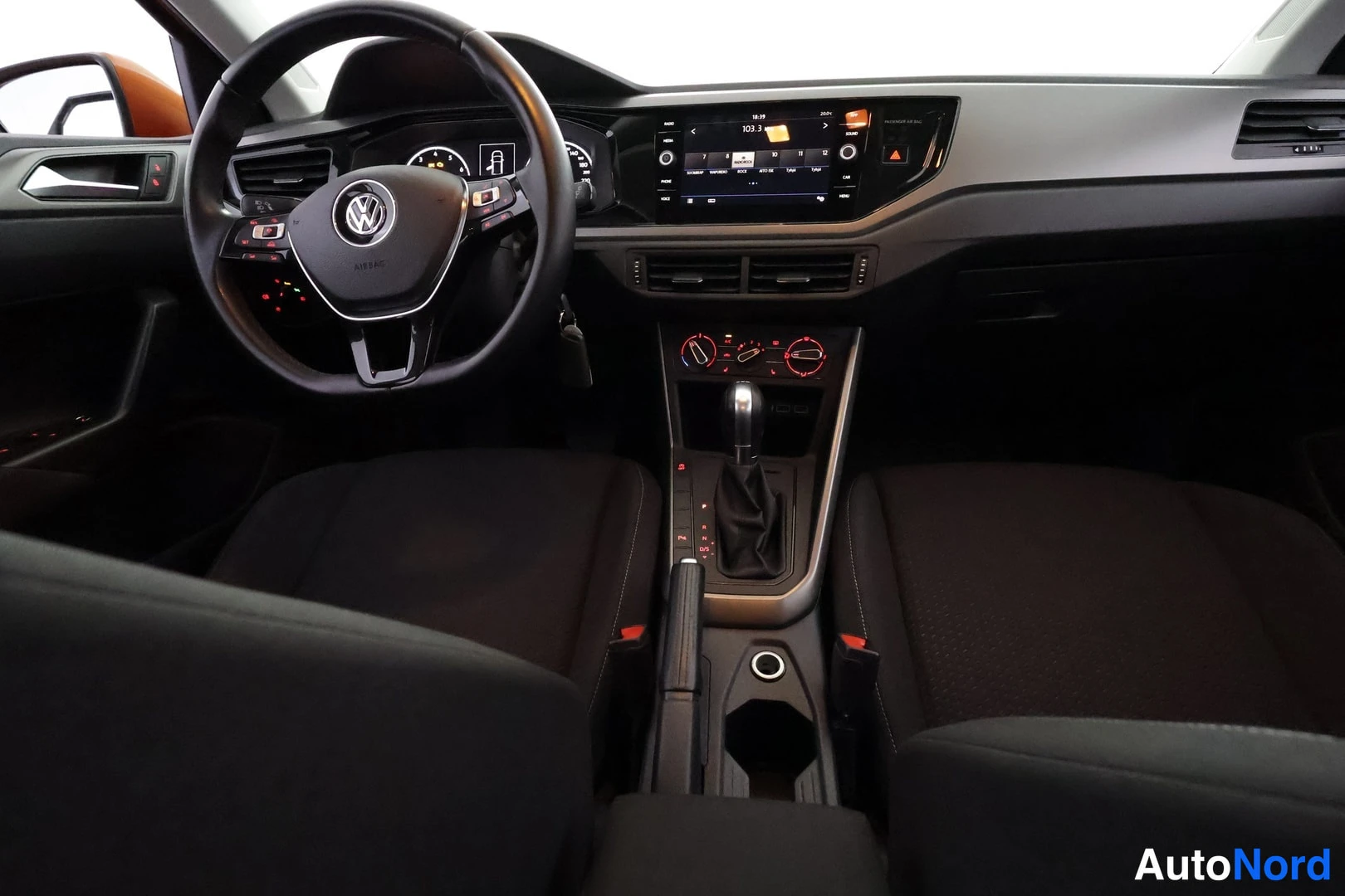 Oranssi Volkswagen Polo 2017, yksityiskohta, kuva 14