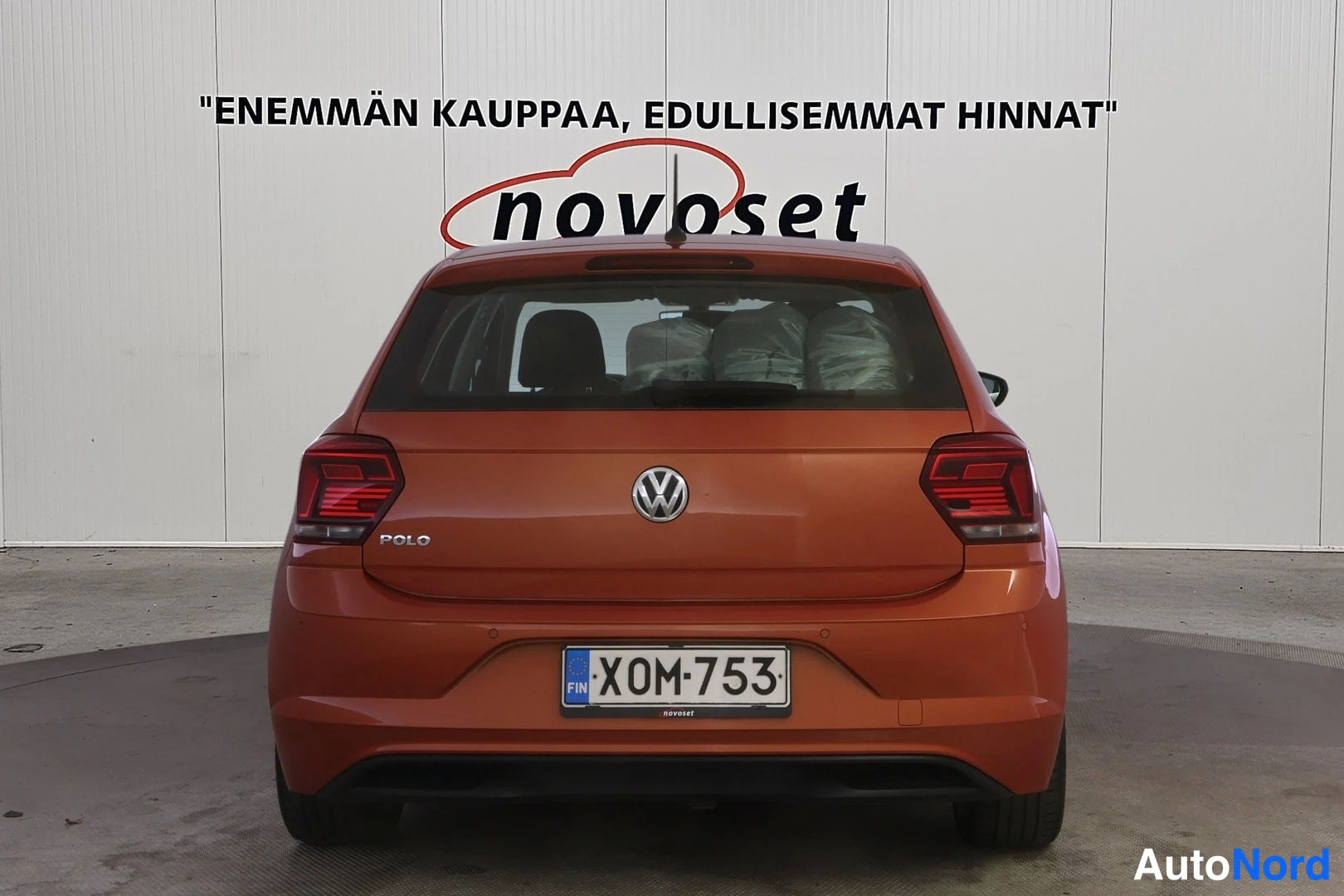 Oranssi Volkswagen Polo 2017, takaa, kuva 8