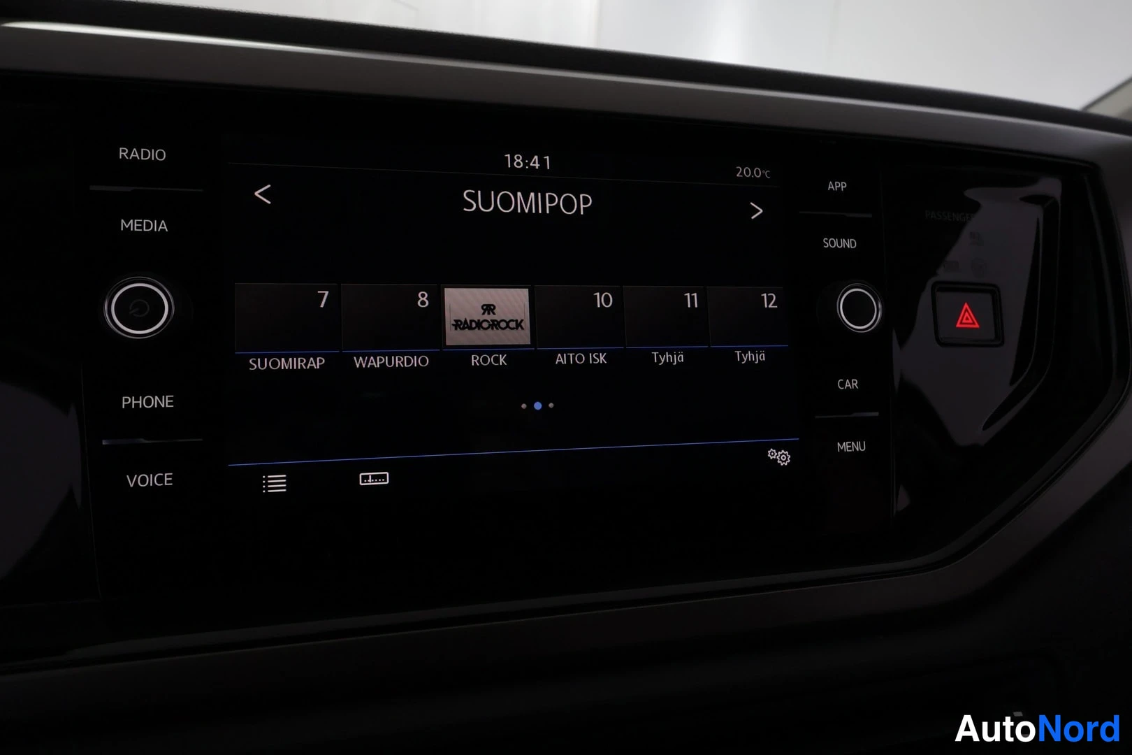 Oranssi Volkswagen Polo 2017, kuva 36