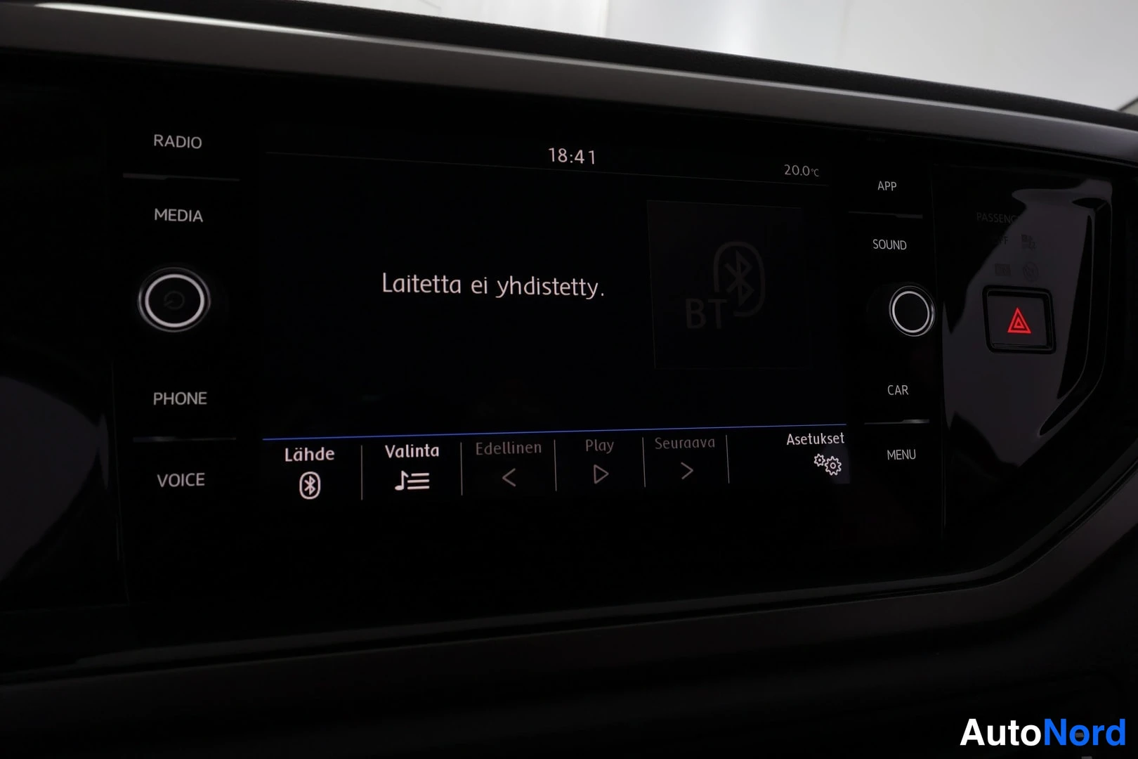 Oranssi Volkswagen Polo 2017, kuva 37