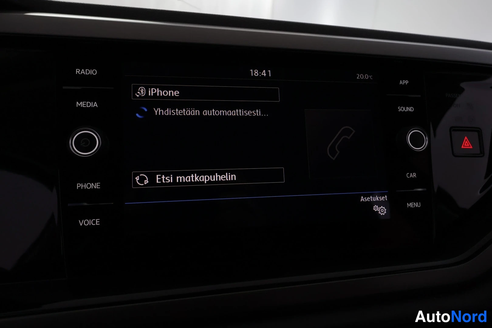 Oranssi Volkswagen Polo 2017, kuva 38