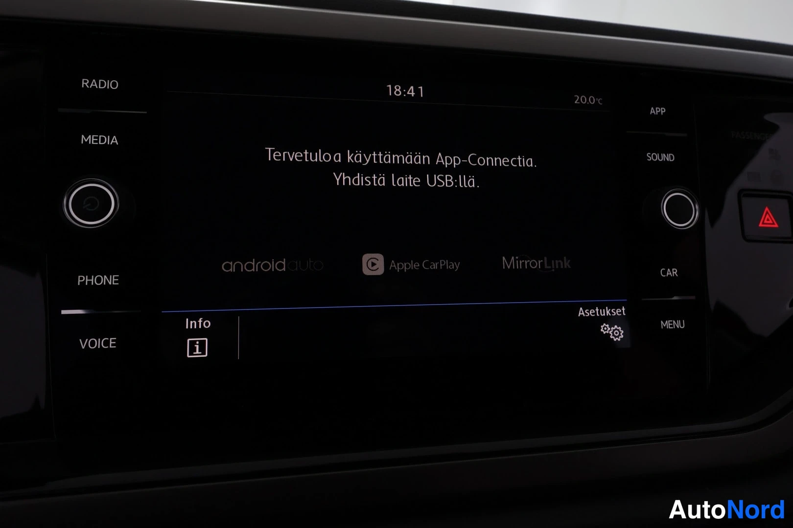 Oranssi Volkswagen Polo 2017, kuva 39