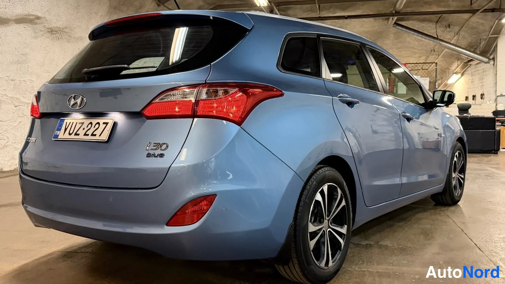 Sininen Hyundai i30 2013, takaviisto, kuva 9