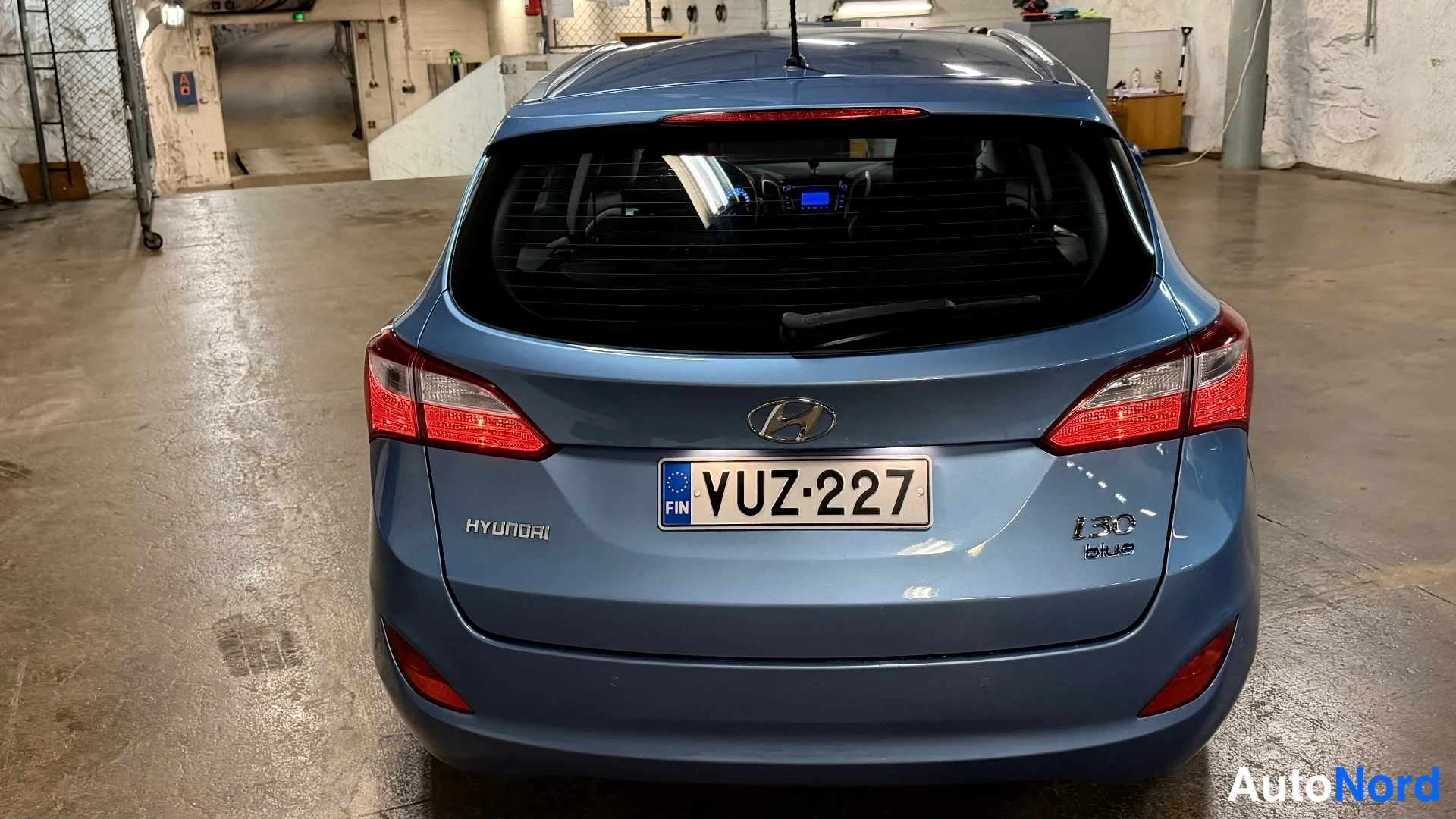 Sininen Hyundai i30 2013, takaa, kuva 10
