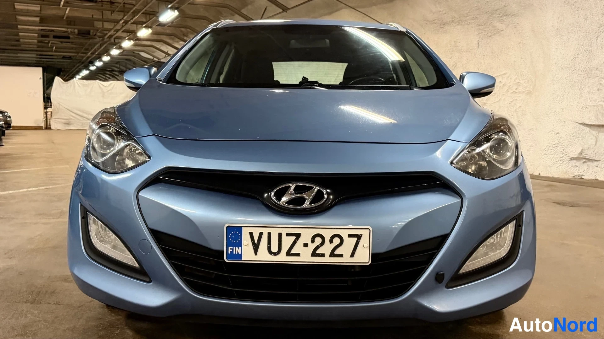Sininen Hyundai i30 2013, edestä, kuva 7