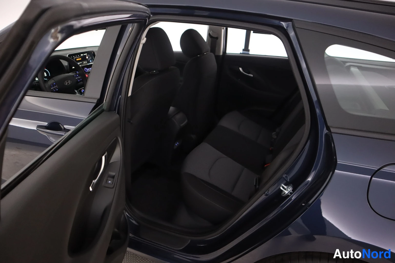 Sininen Hyundai i30 2026, kuva 13