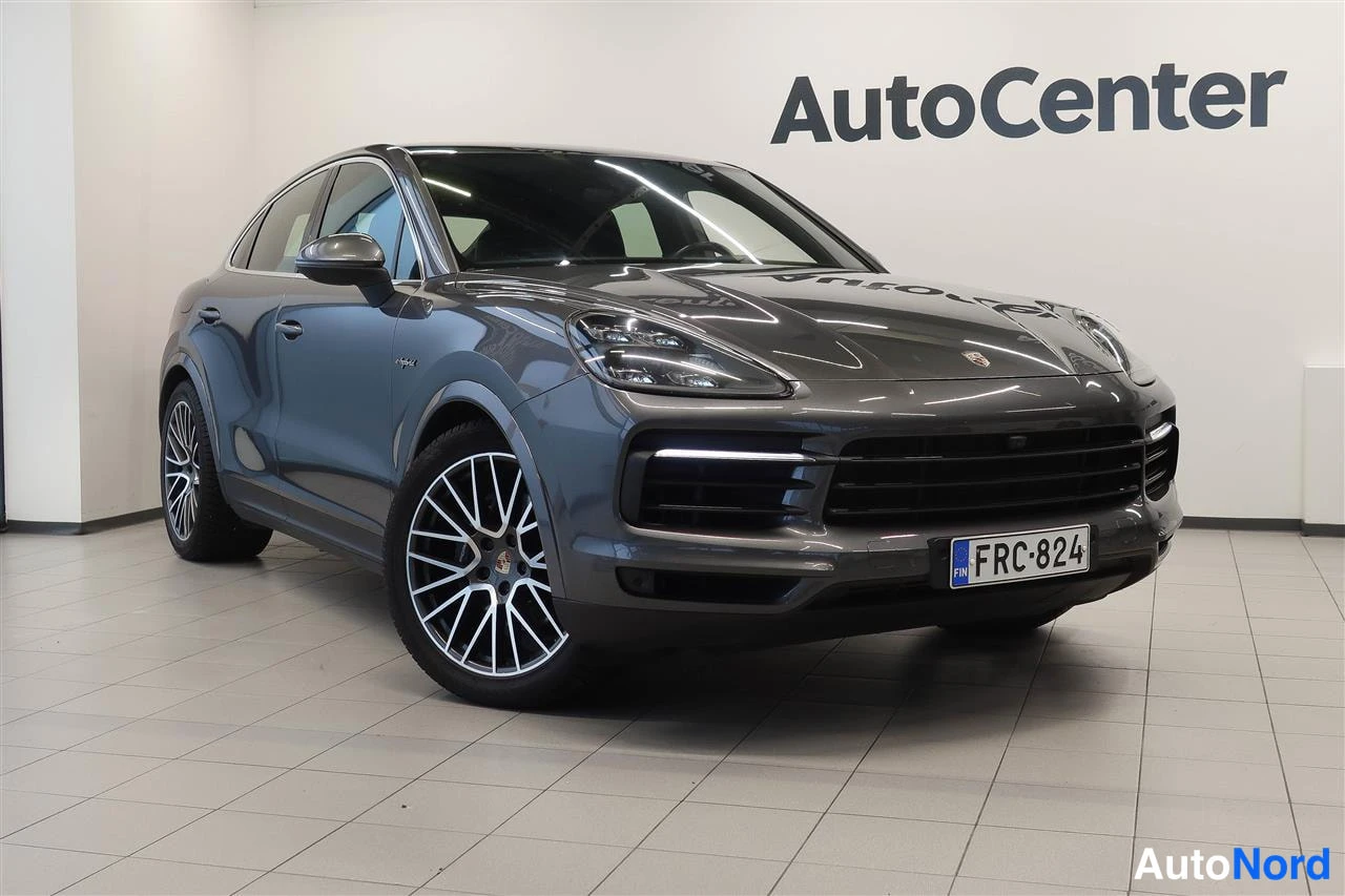 Harmaa Porsche Cayenne 2021, etuviisto, keula oikealle, kuva 4