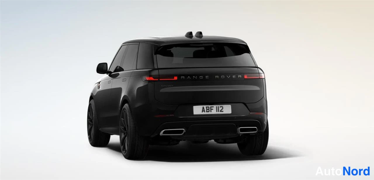 Takaviisto: Musta Range Rover Sport -maastopyörä takakulmasta, perävaunutunnus ABF 112 ja tuplapakoputket näkyvissä.