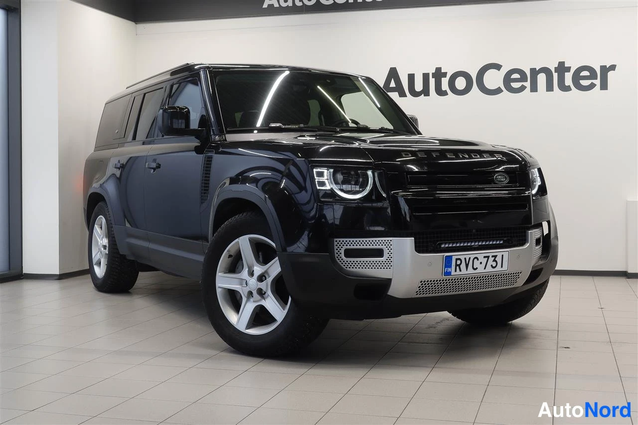 Harmaa Land Rover Defender 2024, etuviisto, keula oikealle, kuva 3