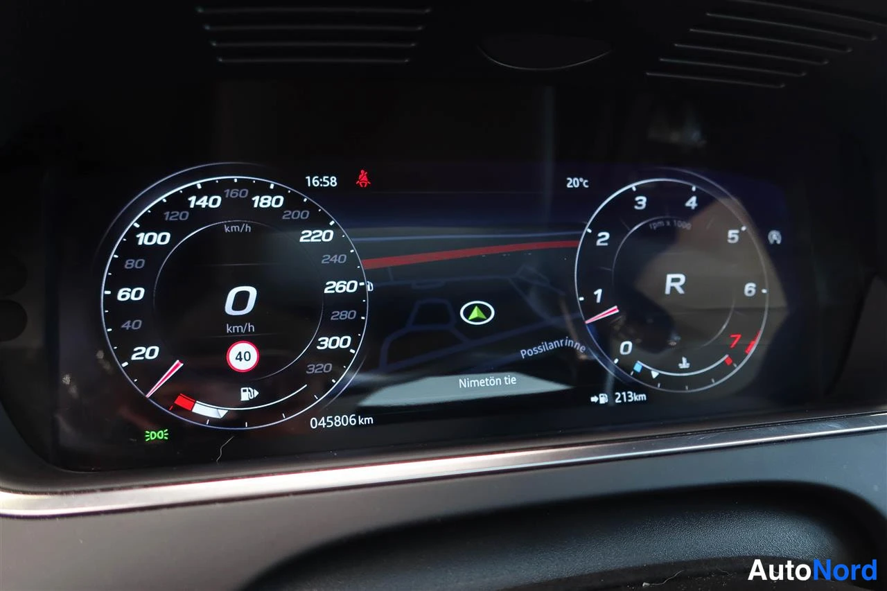 Muu: Ratkojen näyttö: nopeusmittari 0 km/h, vaaita R ja kokonaisajomittari 045806 km.