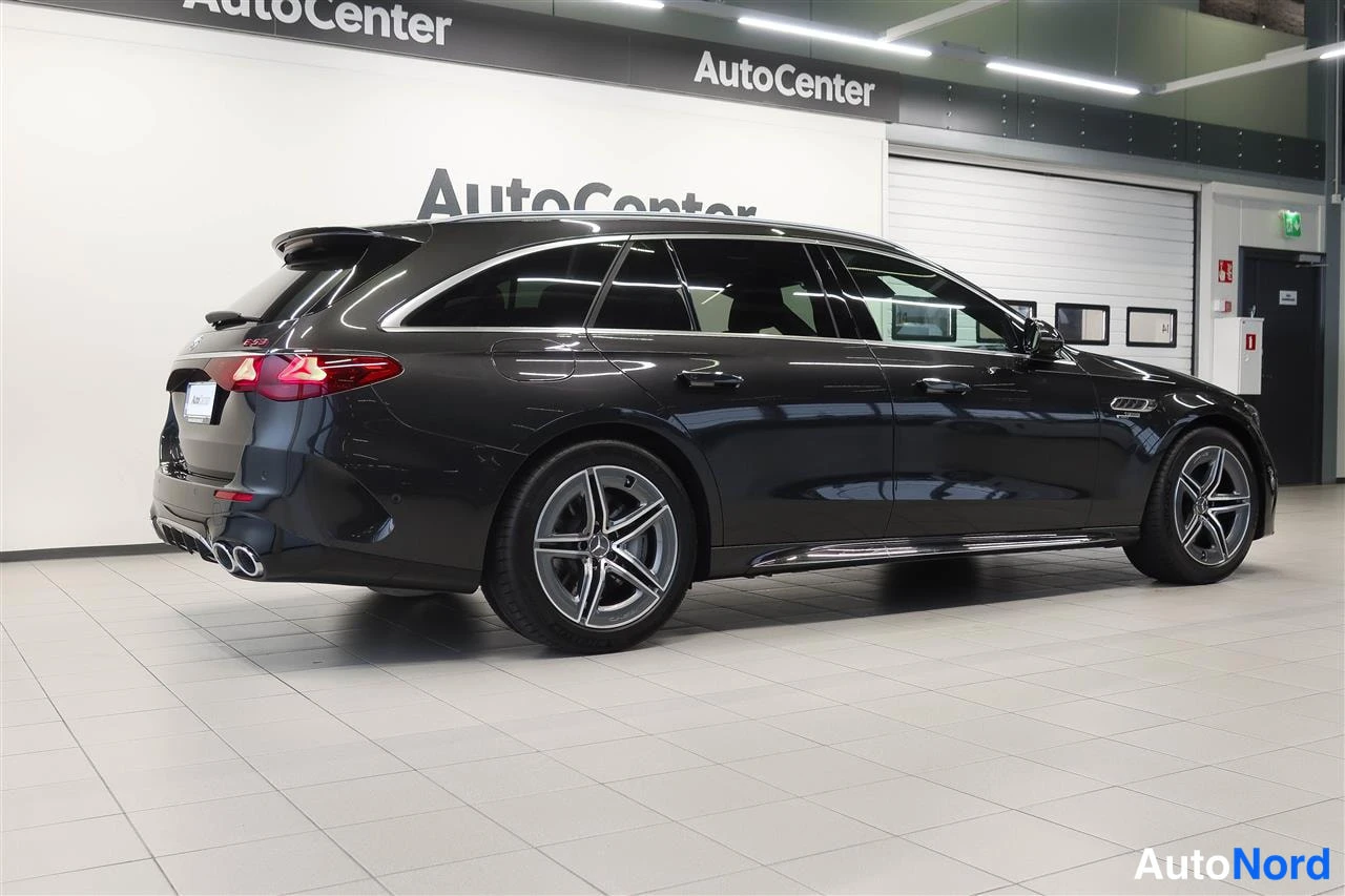 Musta Mercedes-Benz E 53 AMG 2025, takaviisto, kuva 11