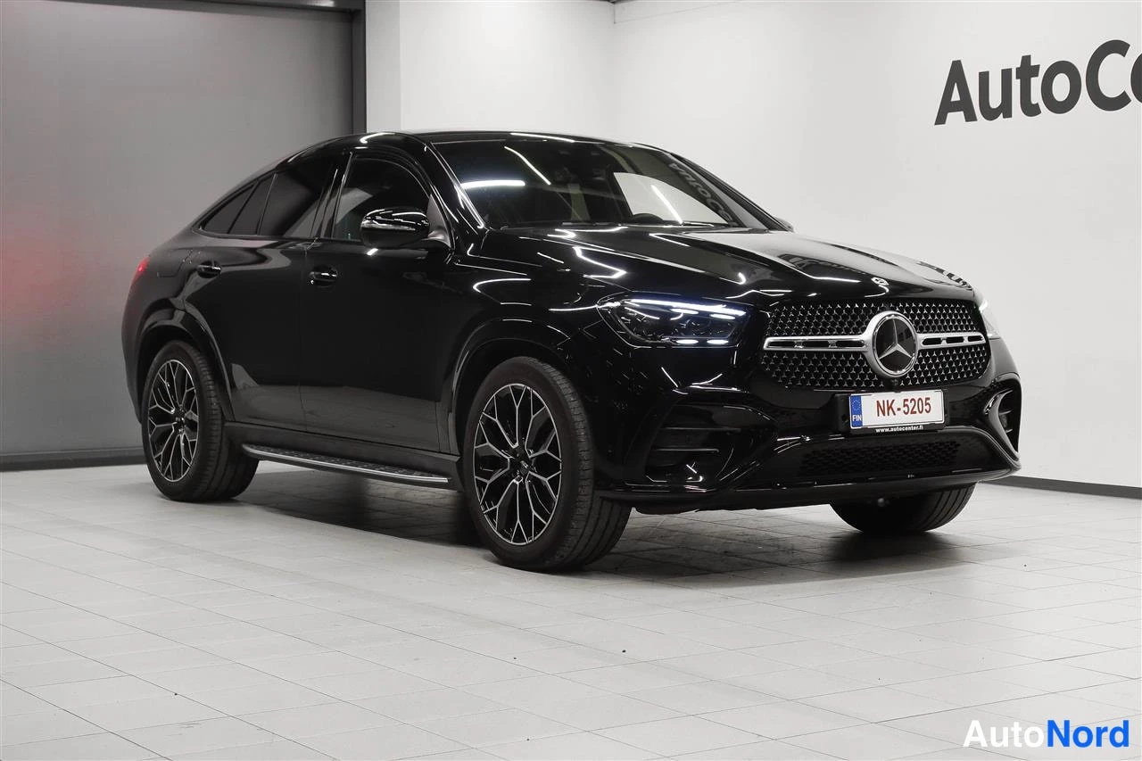 Musta Mercedes-Benz GLE 2024, etuviisto, keula oikealle, kuva 5