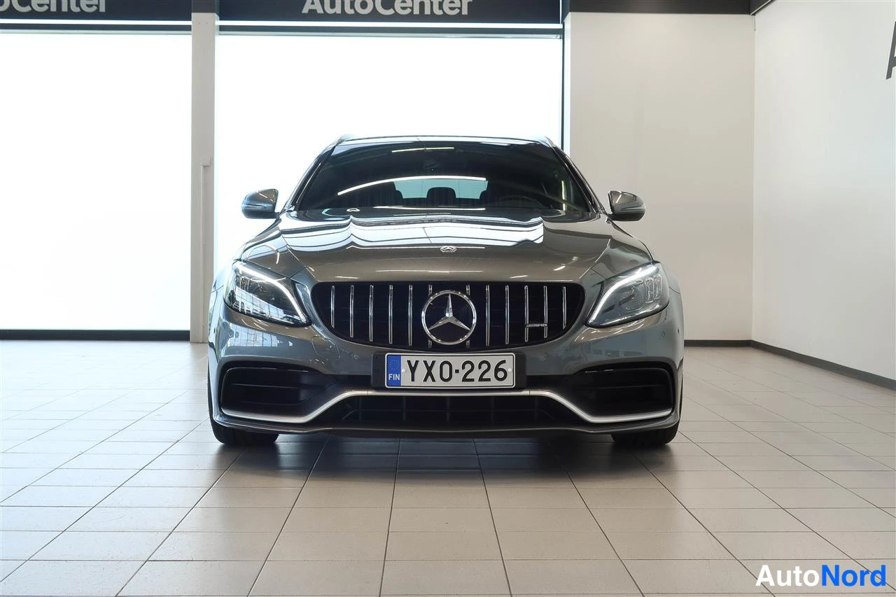 Harmaa Mercedes-Benz C 63 AMG 2020, edestä, kuva 8