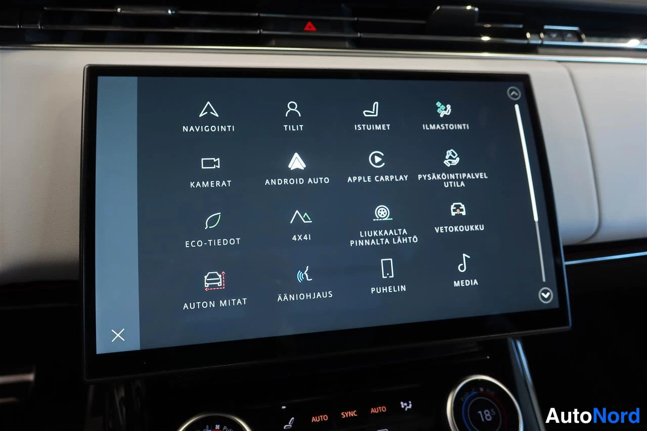 Muu: Keskikonsolin kosketusnäytön valikko, jossa vaihtoehdot NAVIGOINTI, TILIT, ISTUIMET, ILMASTOINTI, KAMERAT, ANDROID AUTO, APPLE CARPLAY, ECO-TIEDOT, 4X4I, VETOKO