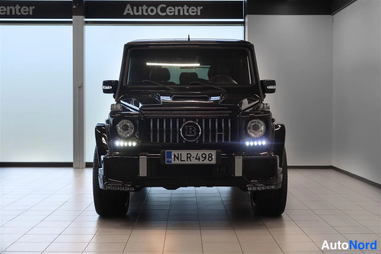 Musta Mercedes-Benz G 2001, edestä, kuva 6