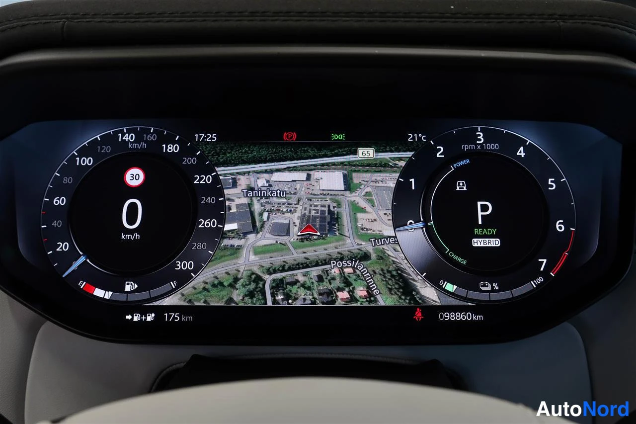 Muu: Kojeiston näyttö kertaa nollanopeuden, hybriditilan READY-merkinnän ja matkamittarin lukeman 098860 km.