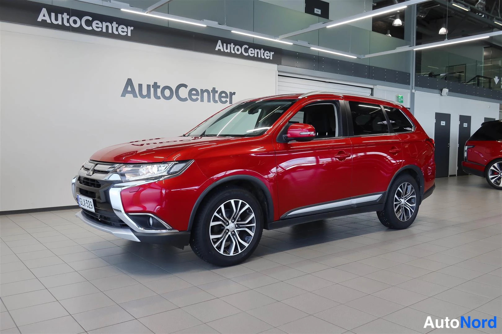Mitsubishi Outlander 2,2 DI-D Intense AT 4WD Business 2016