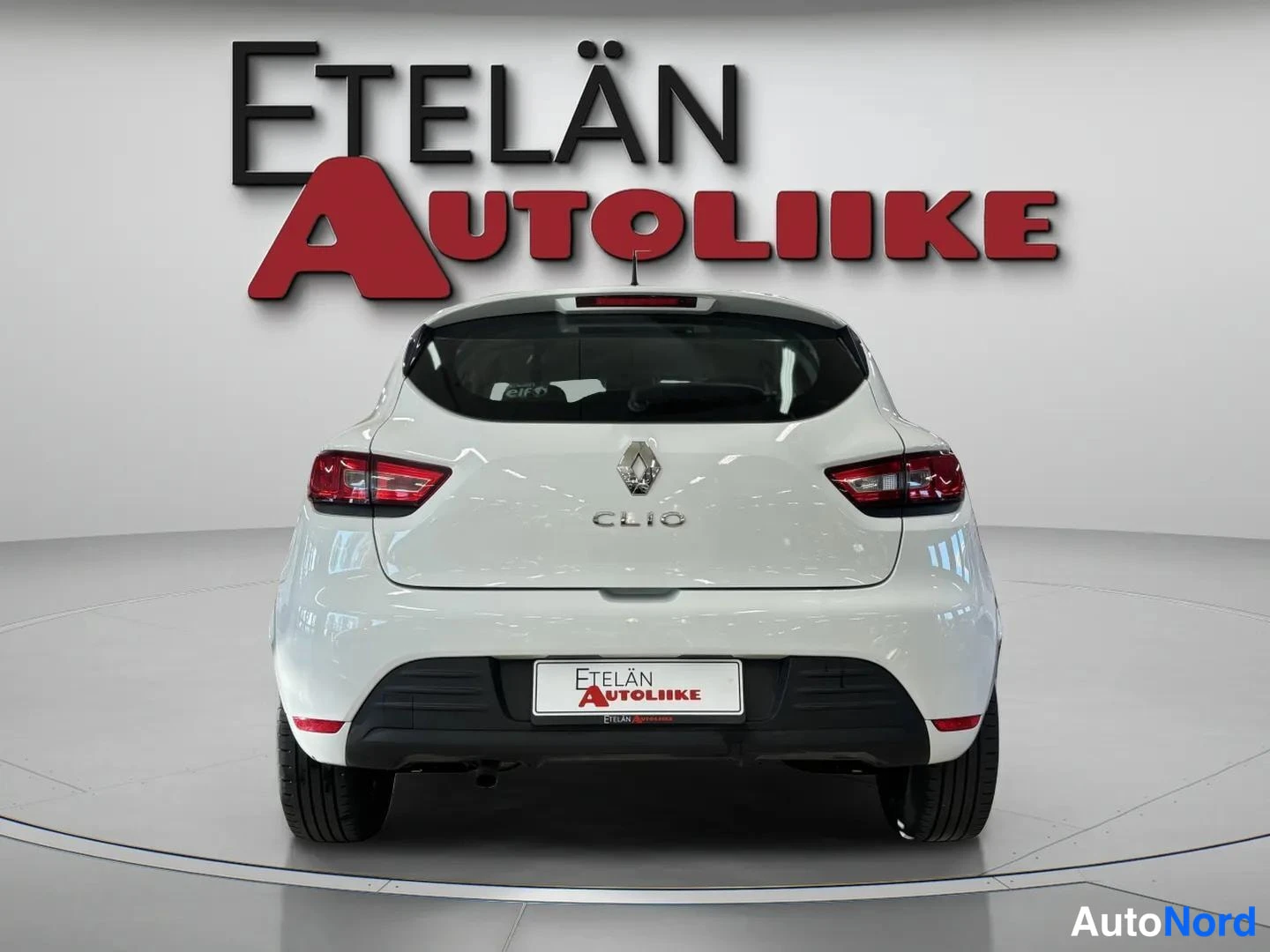 Valkoinen Renault Clio 2018, takaa, kuva 7