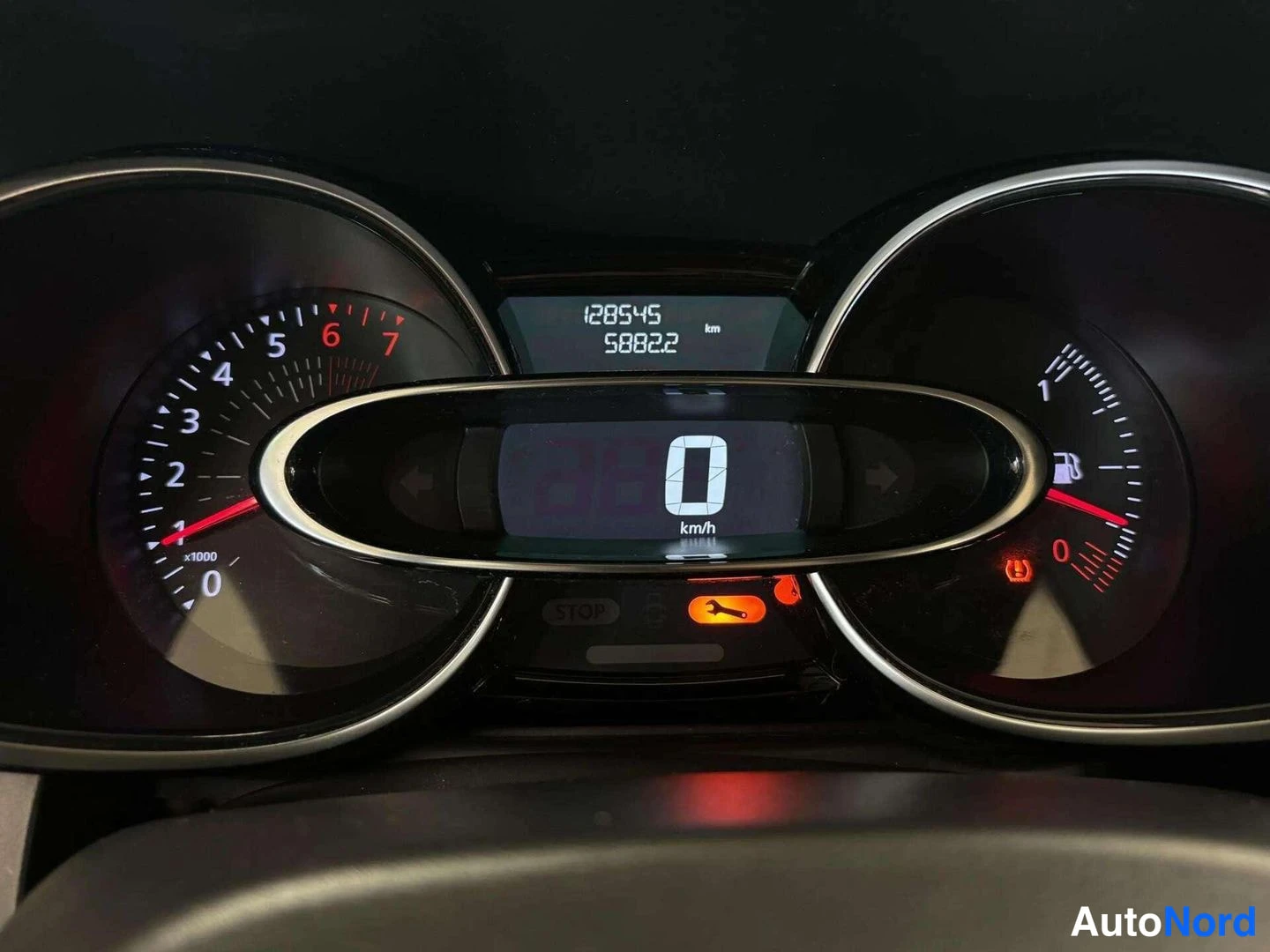 Valkoinen Renault Clio 2018, kuva 15