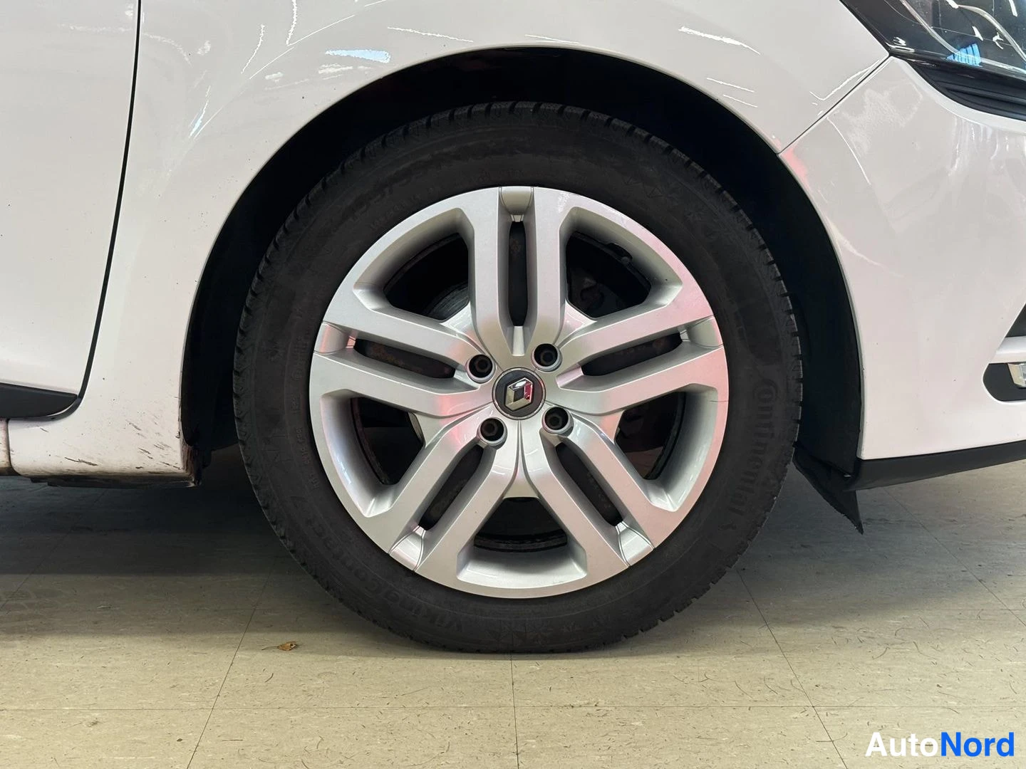 Valkoinen Renault Clio 2018, kuva 22