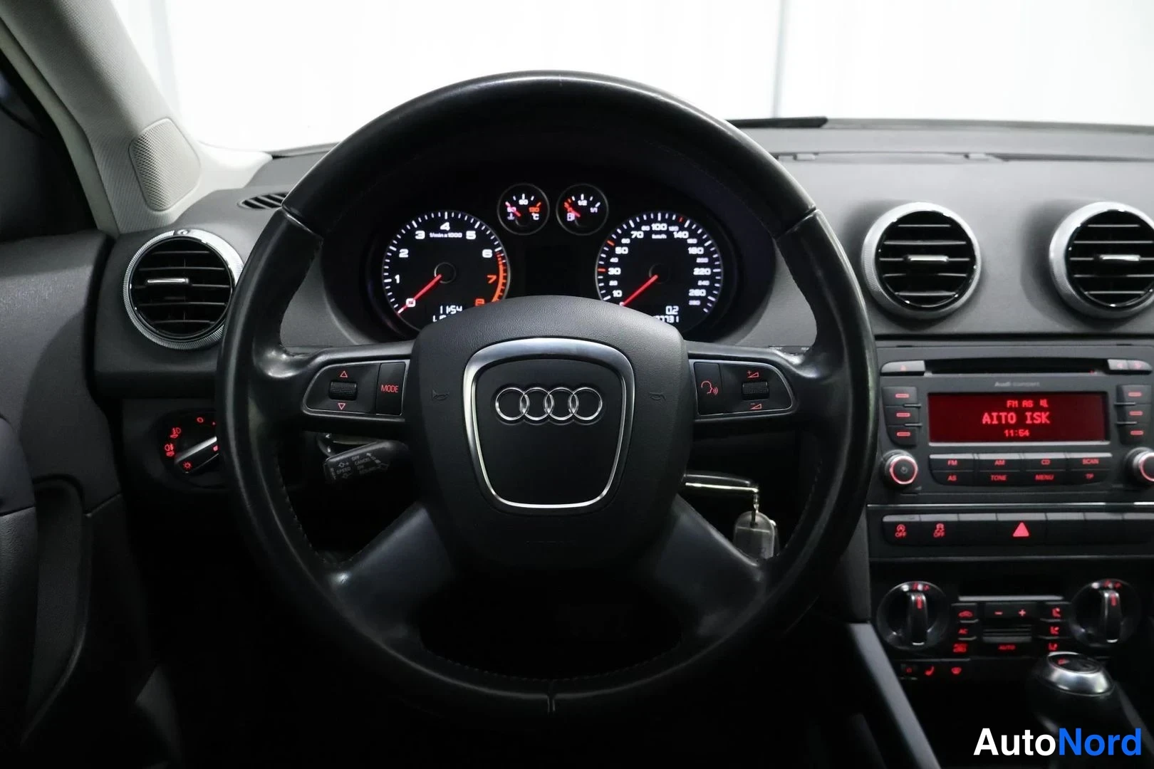 Valkoinen Audi A3 2012, yksityiskohta, kuva 15