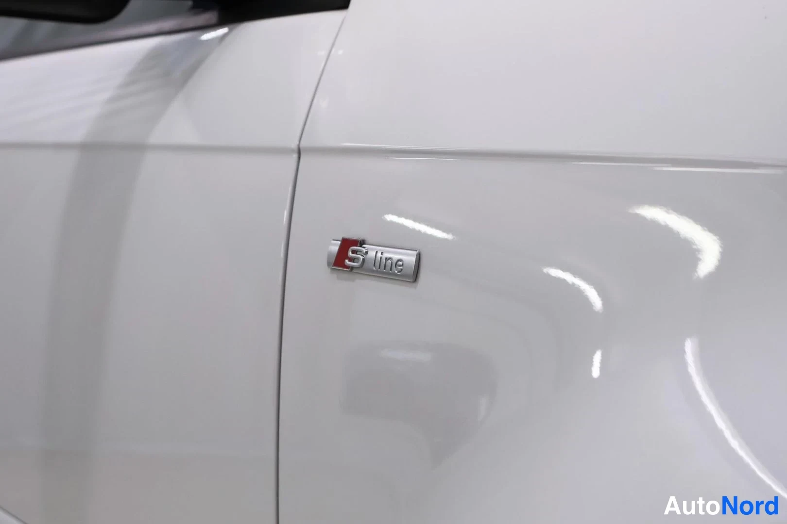 Valkoinen Audi A3 2012, yksityiskohta, kuva 13