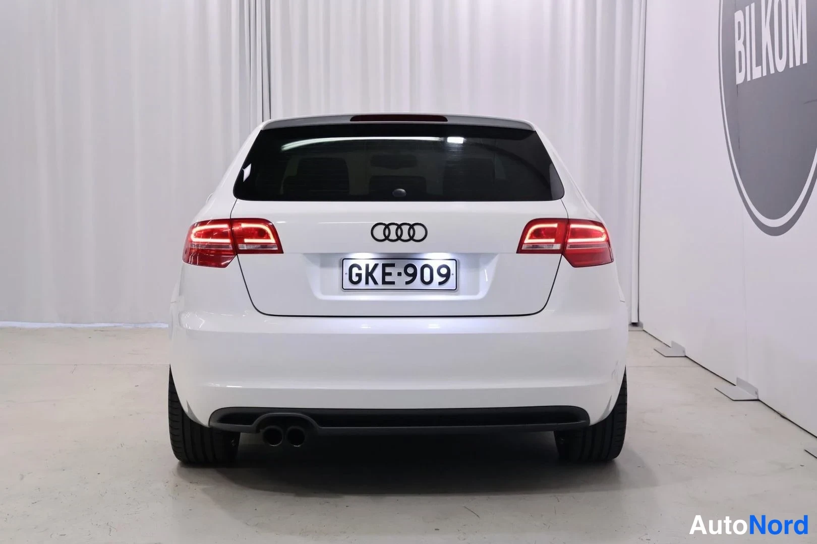 Valkoinen Audi A3 2012, takaa, kuva 11