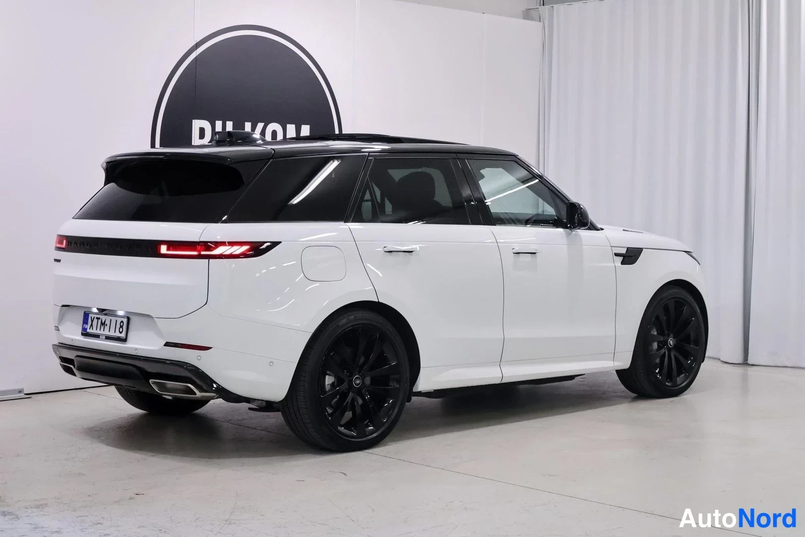 Valkoinen Land Rover Range Rover Sport 2025, takaviisto, kuva 6