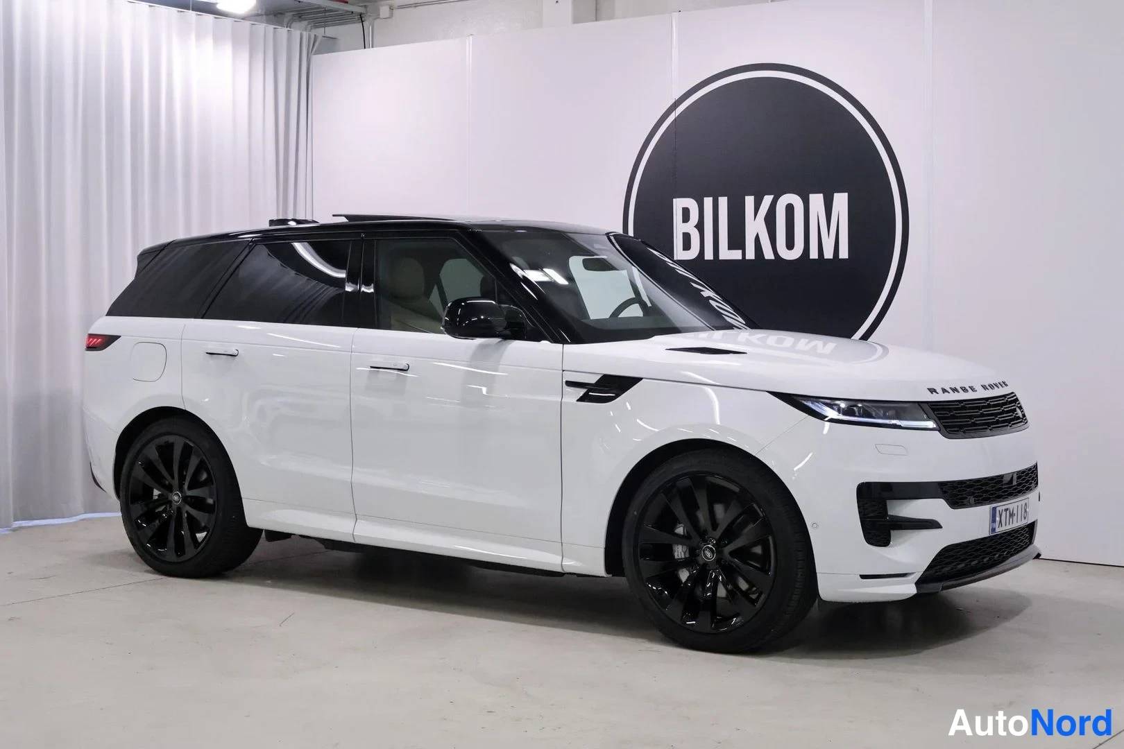 Valkoinen Land Rover Range Rover Sport 2025, etuviisto, keula oikealle, kuva 3
