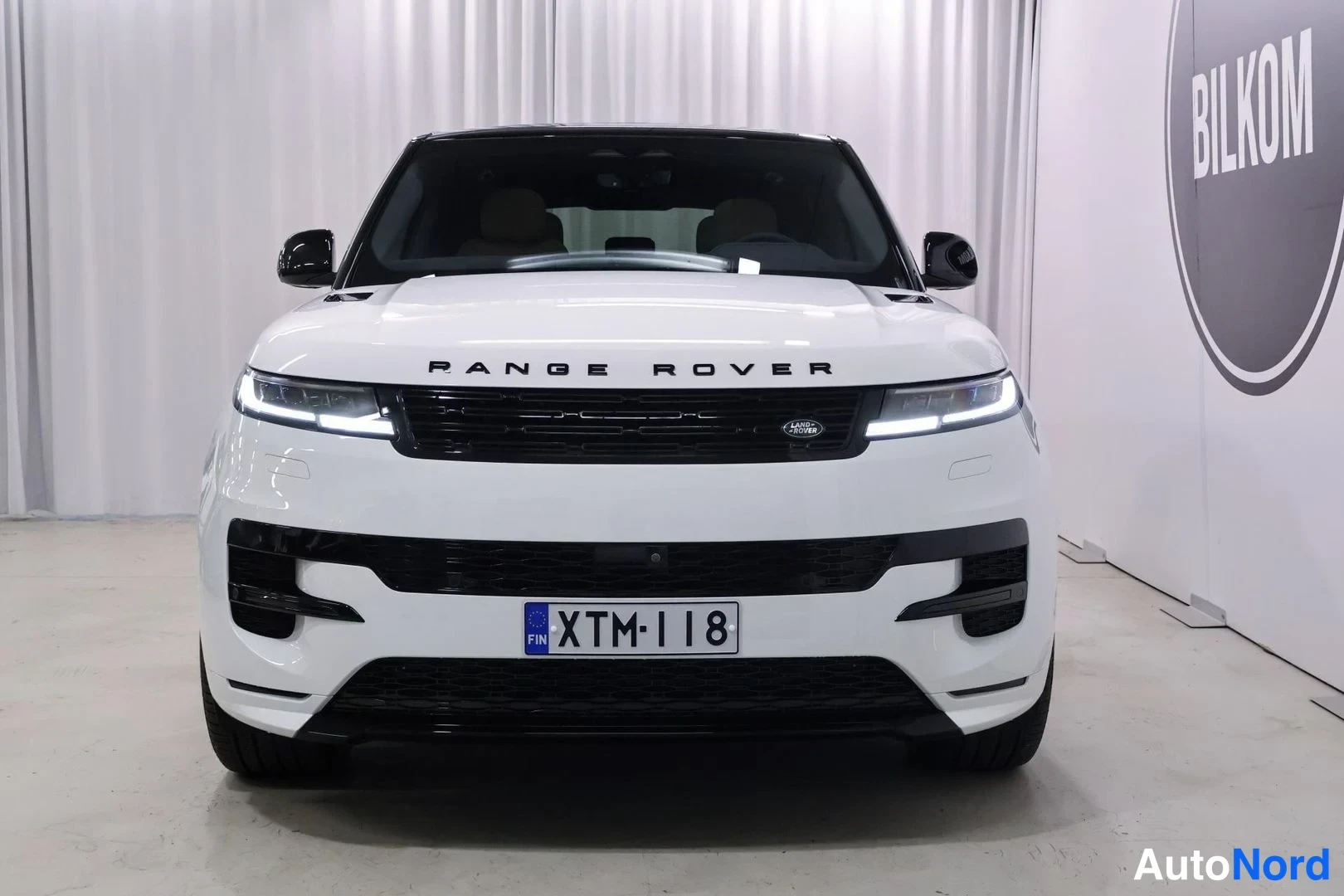 Valkoinen Land Rover Range Rover Sport 2025, edestä, kuva 4