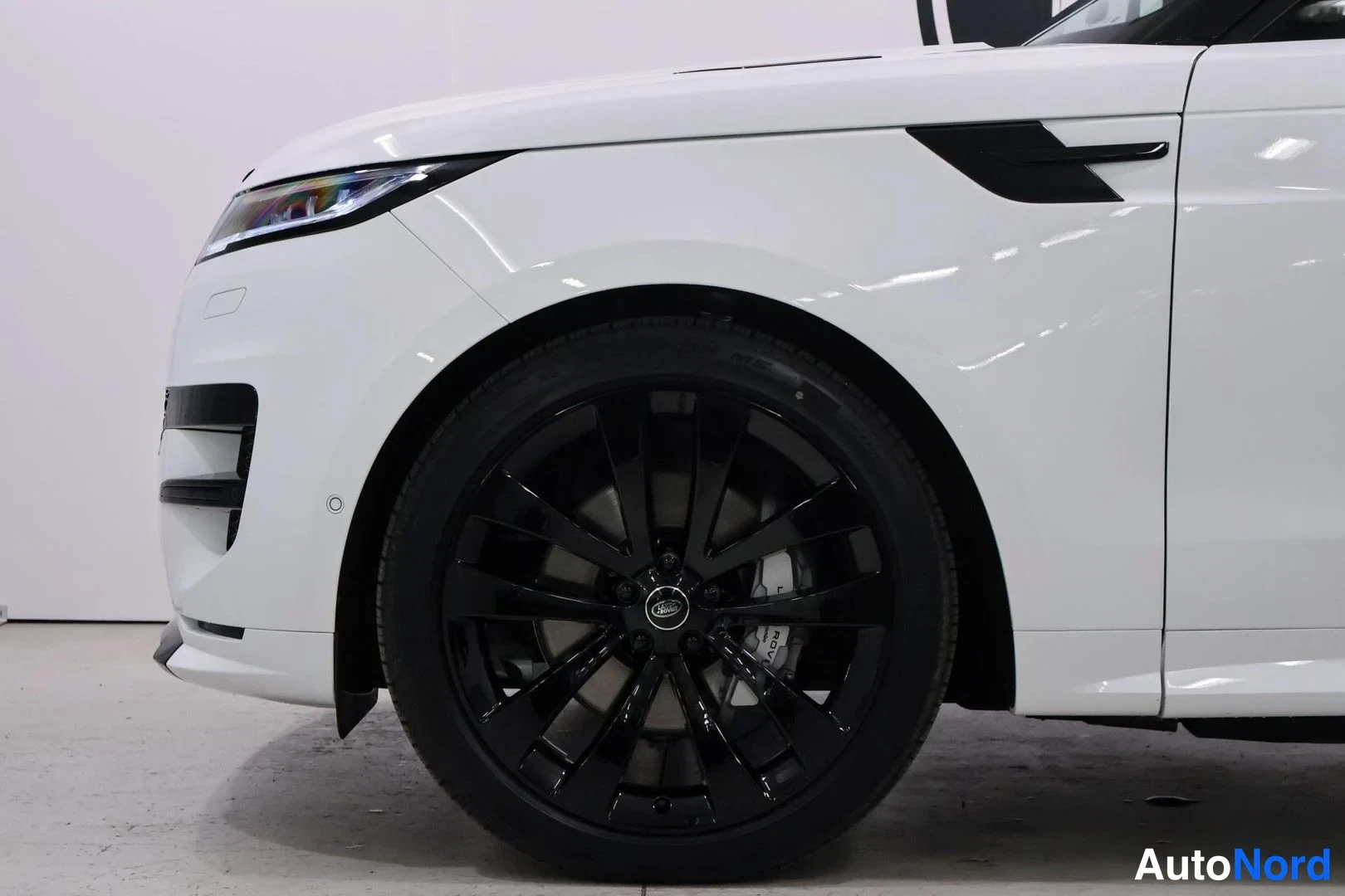 Valkoinen Land Rover Range Rover Sport 2025, yksityiskohta, kuva 15