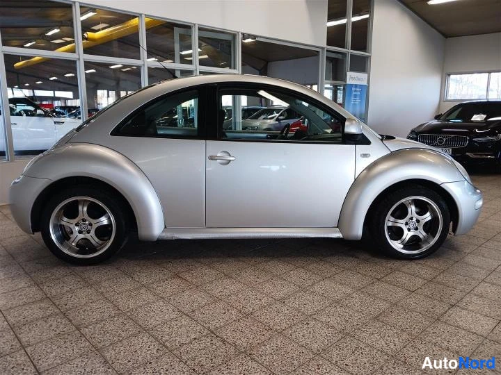 Hopea Volkswagen New Beetle 1999, sivulta, kuva 4