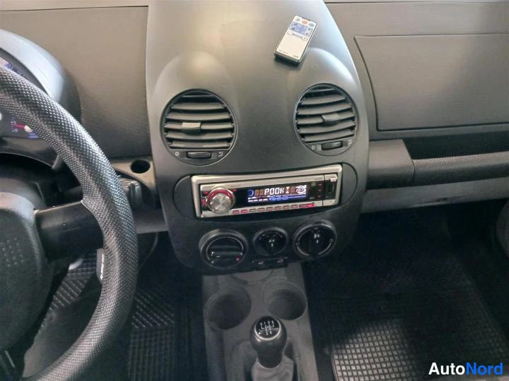 Hopea Volkswagen New Beetle 1999, ohjaamo, kuva 8